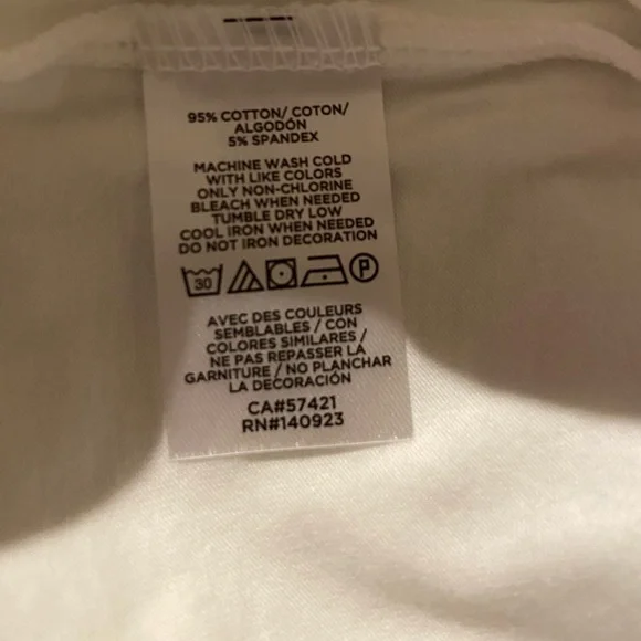 2 LOFT LINED BLACK AND WHITE SIZE MEDIUM TANK TOPS - Picture 4 of 10